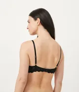 Soutien con base, modelo base, con relleno y decorado rústico.