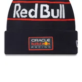 Gorro de lana negro con el logo de Red Bull Racing bordado en el frente y la palabra "Red Bull" tejida en blanco con contorno rojo.