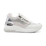 Championes Korium Alaska blancos con detalles en gris y plateado.