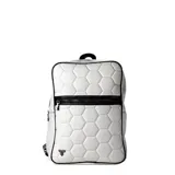 Mochila urbana Tiffosi con diseño acolchado que simula la textura de una pelota de fútbol, en color blanco con bordes y cierres en negro. Cuenta con un compartimento frontal con cierre y logo metálico en la parte inferior.