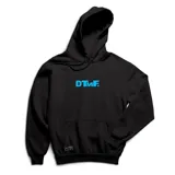 Canguro negro con capucha y bolsillo frontal tipo canguro. Presenta el logo DTMF estampado en el pecho en color celeste.