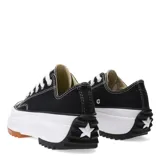 Championes urbanos Converse Run Star Hike, color negro con detalles en blanco y suela de goma marrón.
