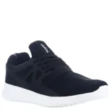 Championes urbanos Topper modelo Mamba, color negro con suela blanca. Presentan un diseño de tejido transpirable con refuerzos laterales sintéticos y cierre con cordones.
