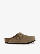 Zuecos Birkenstock Boston de cuero engrasado color marrón topo, con plantilla anatómica de corcho y látex, y hebilla metálica ajustable.