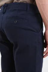 Bermuda color verde.