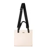 Cartera de mano y bandolera Terrano, de formato cuadrado y cuerpo soft color negro. Presenta manijas cortas fijas y una correa larga ajustable color suela con el nombre de la marca estampado. Incluye logo metálico en el frente.