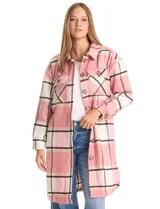 Sobrecamisa larga de tejido soft con diseño de cuadros en tonos rosado, blanco y negro. Presenta cuello con solapa, cierre frontal con botones, mangas largas con puños abotonados y bolsillos aplicados en el frente.