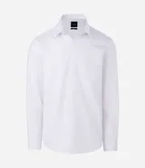 Camisa de microfibra de manga larga color negro, de calce regular, con cuello camisero y cierre frontal con botones. Incorpora tecnología Easy Care para un secado rápido y menor formación de arrugas.