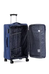 Set de tres valijas negras de tela semi rígida con ruedas y manija extensible. La valija más pequeña tiene el logo 'Legacy' en el frente.