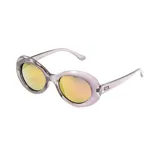 Lentes de sol MDQ modelo Luma, con armazón ovalado de acetato gris translúcido y cristales espejados en tonos amarillos y naranjas.