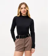 Body de poliamida negro de manga larga, con cuello alto, corte ajustado y diseño elástico.