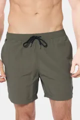 Short de baño negro liso, con cintura elástica y cordón regulable, dos bolsillos laterales y suspensor de malla fina.