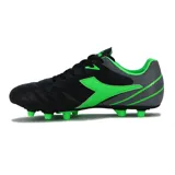 Championes de fútbol Diadora Tifosi MD para hombre, color negro con detalles en verde flúor.