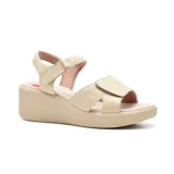 Sandalias de cuero negro Usaflex Celie con plataforma y ajuste con velcro.