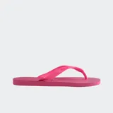 Ojotas Havaianas modelo Top, de diseño clásico con tiras anchas y suela de goma con textura antideslizante.