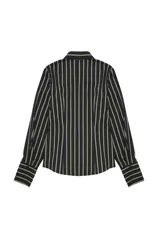 Camisa de manga larga con estampado de rayas verticales en tonos verde claro y negro. Presenta un corte ajustado (slim fit), cuello clásico, cierre frontal de botones y puños anchos a rayas.