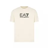 Remera color crema de corte clásico, con cuello redondo y mangas cortas. Estampado frontal con el logo EA7 en negro.