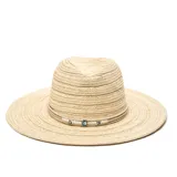 Sombrero de paja color beige con ala ancha y cinta decorativa con cuentas azules.