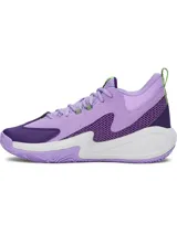 Championes de básquetbol Under Armour Curry 3Z 25 SDE, con diseño en tonos violeta y detalles en verde lima. Presentan una combinación de cuero y malla en la parte superior, entresuela Charged Cushioning para mayor reactividad y suela de goma con patrón de tracción anatómico.