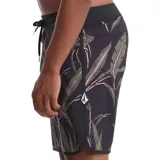 Short de baño Volcom modelo Abg Encounter Scallop Mod de 19 pulgadas, color negro con estampado de hojas y ramas en tonos verdes y rosados, con cintura ajustable mediante cordón.