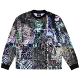 Remera de manga larga confeccionada en tela dry-fit sublimada con estampado camuflado de ciudad. Presenta puños en las mangas y cuello redondo.