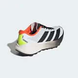 Championes de trail running Adidas Terrex Agravic 4, con diseño técnico en colores blanco, negro, naranja y amarillo neón. Presentan exterior de tela con revestimientos de TPU, mediasuela Lightstrike y suela de caucho Continental para mayor tracción.