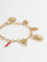 Pulsera de cadena de eslabones de acero quirúrgico con múltiples dijes colgantes, incluyendo un sol, un ají rojo, una flor, corazones y una perla.