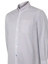Camisa de manga larga RKF con estampado de cuadros pequeños en tonos azul, rojo y blanco. Presenta cuello button-down, cierre frontal con botones, bolsillo en el pecho con logo bordado y puños abotonados.