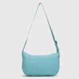 Cartera tipo bandolera de diseño minimalista y plegable, color turquesa. Cuenta con correa ajustable, cierre superior y logo de la marca estampado en el frente.