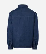Campera de jean Marfinno con forro interno, cuello con solapa, cierre frontal con botones metálicos y dos bolsillos frontales tipo parche.