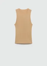 Top color beige de tejido de punto de canalé, con cuello redondo y tirantes anchos. Diseño entallado.