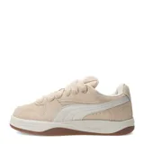Championes Puma Park Luna SD color beige, con detalles en blanco y suela marrón.