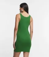 Vestido corto de ajuste al cuerpo confeccionado en tejido de rib con textura acanalada. Presenta escote redondo y breteles anchos.