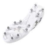 Championes de fútbol Under Armour Magnetico Pro 4 FG, color gris claro con detalles en blanco y logo plateado. Presentan tecnología UA Clone para un ajuste personalizado, impresión 3D para mayor control y tacos cónicos de TPU para agilidad en el campo.