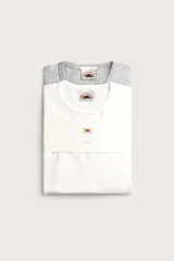 Pack de dos camisetas regular fit de algodón de manga corta y cuello redondo con detalle de bordado de logo Fruit of the Loom, resultado de la colaboración especial Fruit of the Loom x Zara.
