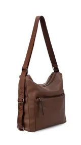 Cartera convertible en mochila de diseño versátil, color tostado, con textura granulada. Cuenta con un bolsillo frontal con cierre, compartimento principal espacioso y correas ajustables para llevar al hombro o como mochila.