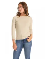 Buzo de tejido fino, color beige, con cuello redondo, mangas tres cuartos y diseño raglán.