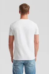 Remera de cuello redondo y manga corta, confeccionada en algodón, con diseño básico y ajuste clásico.