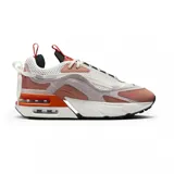 Championes Nike Air Max Furyosa con diseño técnico y vanguardista. Presentan una combinación de malla transpirable y paneles superpuestos en tonos gris, negro y blanco. Destacan por su sistema de doble unidad Air Max visible en la entresuela, cordones decorativos y una estructura robusta con suela de goma dentada.
