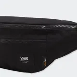 Riñonera Vans Ward Shoulder Bag negra, confeccionada en tejido CORDURA® resistente a la abrasión, desgarros y rozaduras. Cuenta con bolsillo principal y bolsillo exterior con cierre de cremallera, y correa ajustable.