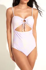 Trikini negro con breteles finos, escote recto y abertura en el abdomen.