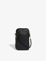 Bolso tipo bandolera Adidas color negro, con diseño minimalista y logo del trébol grabado en el frente. Presenta un borde decorado con cuentas negras y una correa de cadena de cuentas a juego con herrajes dorados. Cuenta con cierre superior y bolsillo trasero.