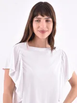 Remera verde agua con mangas cortas con volados.