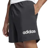 Short deportivo Adidas Essentials Linear Logo para hombre, color negro con logo blanco estampado en la pierna izquierda.