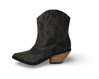 Bota corta estilo texana color marrón oscuro con bordados en caña y empeine.