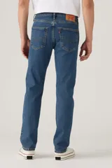 Pantalón de jean azul de corte recto, con tiro medio y pierna ligeramente cónica.