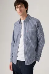 Camisa de hombre Levi's de manga larga con estampado a cuadros azul y blanco.