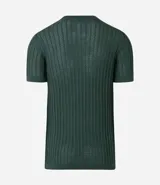 Remera masculina de algodón con textura acanalada y efecto punto. Presenta un diseño de corte regular, cuello redondo y manga corta.