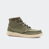 Botas Hey Dude modelo Bradley color verde oliva, de caña media, con cordones y suela beige.