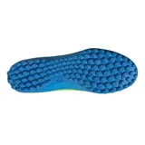 Championes de fútbol Adidas F50 Club TF, color azul con detalles en amarillo neón. Diseñados para césped artificial, cuentan con suela con tapones pequeños para mayor tracción y ajuste con cordones.